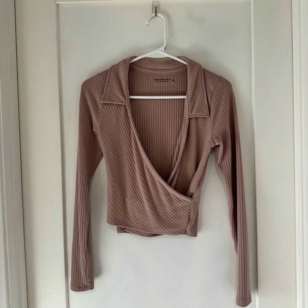 A&F collared v-neck sweater top